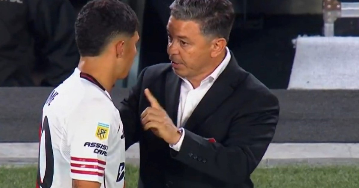 Gallardo, al igual que el Loco Bielsa: hizo debutar al joven Jaime y lo retiró del campo 46 minutos después