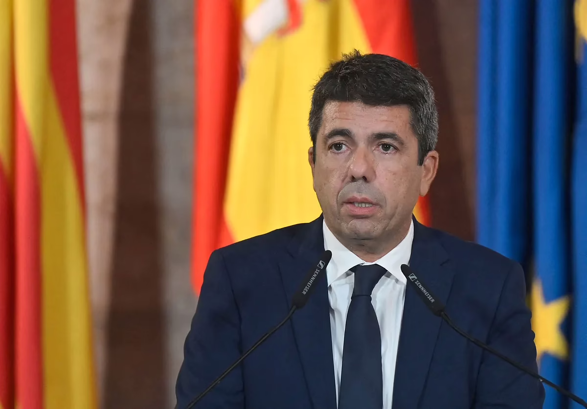 Renuncia de Carlos Mazón: Últimas novedades en vivo | Mazón critica al Gobierno, admite el fallo de no "anular su agenda" y denuncia una "agresiva campaña" que lo tacha de "asesino".