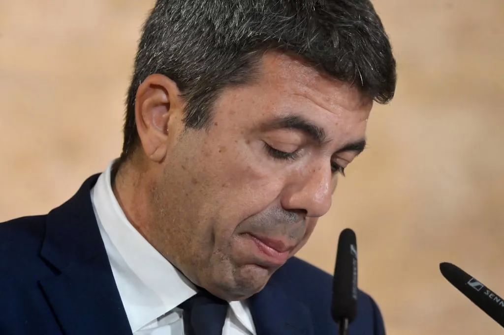 Renuncia de Carlos Mazón: Últimas noticias en vivo | Asociaciones de víctimas de la DANA: "Exigimos la encarcelación de Mazón, es necesario un juicio"