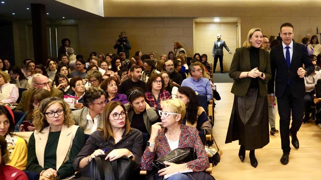 La vicepresidenta de la Junta de Castilla y León y consejera de Familia e Igualdad de Oportunidades, Isabel Blanco, inaugura la jornada sociosanitaria Senda Castilla y León ''Miradas de la soledad''.