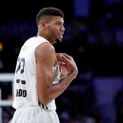 Tavares, duda para el Clásico por enfermedad