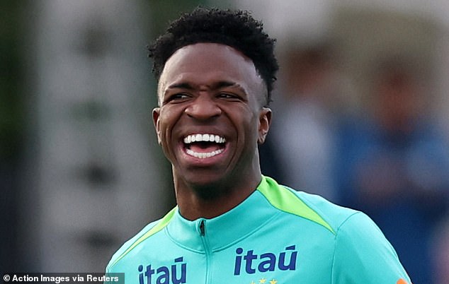Vinicius se entrenó con alegría para los partidos internacionales en las instalaciones del Arsenal