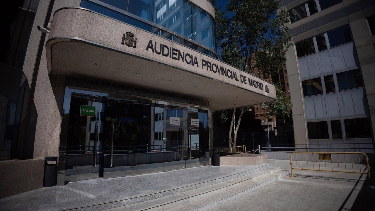 Seis años de cárcel por una violenta agresión a su compañero en un hotel de Madrid.