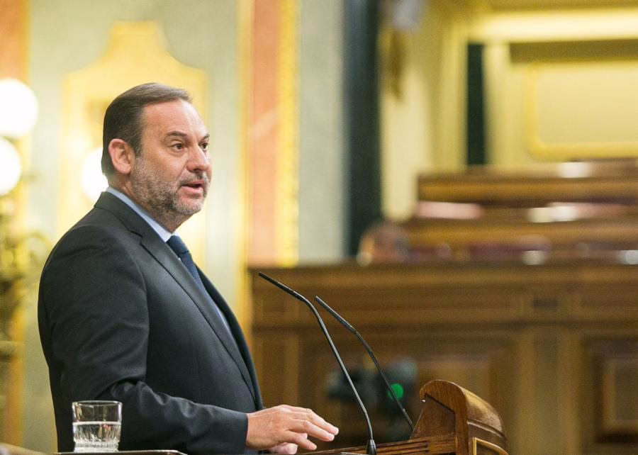 Ábalos pide a Yolanda Díaz que explique el uso de su residencia oficial después de llamarle "golfo".