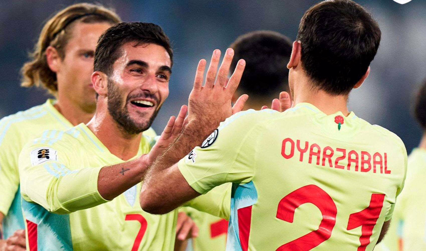 Ferran Torres rinde homenaje al número 7 al marcar un gol que lo aproxima a las leyendas del fútbol español.
