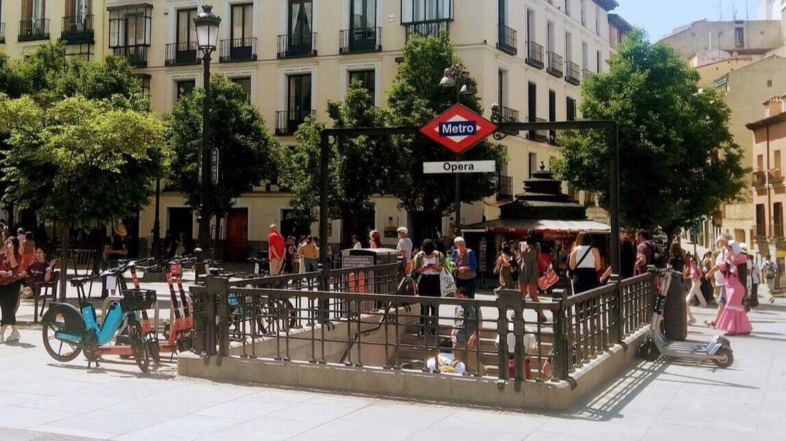 Bocatas Madrid critica la restricción del Ayuntamiento sobre la entrega de alimentos en Ópera y advierte sobre un “ataque a la solidaridad”.