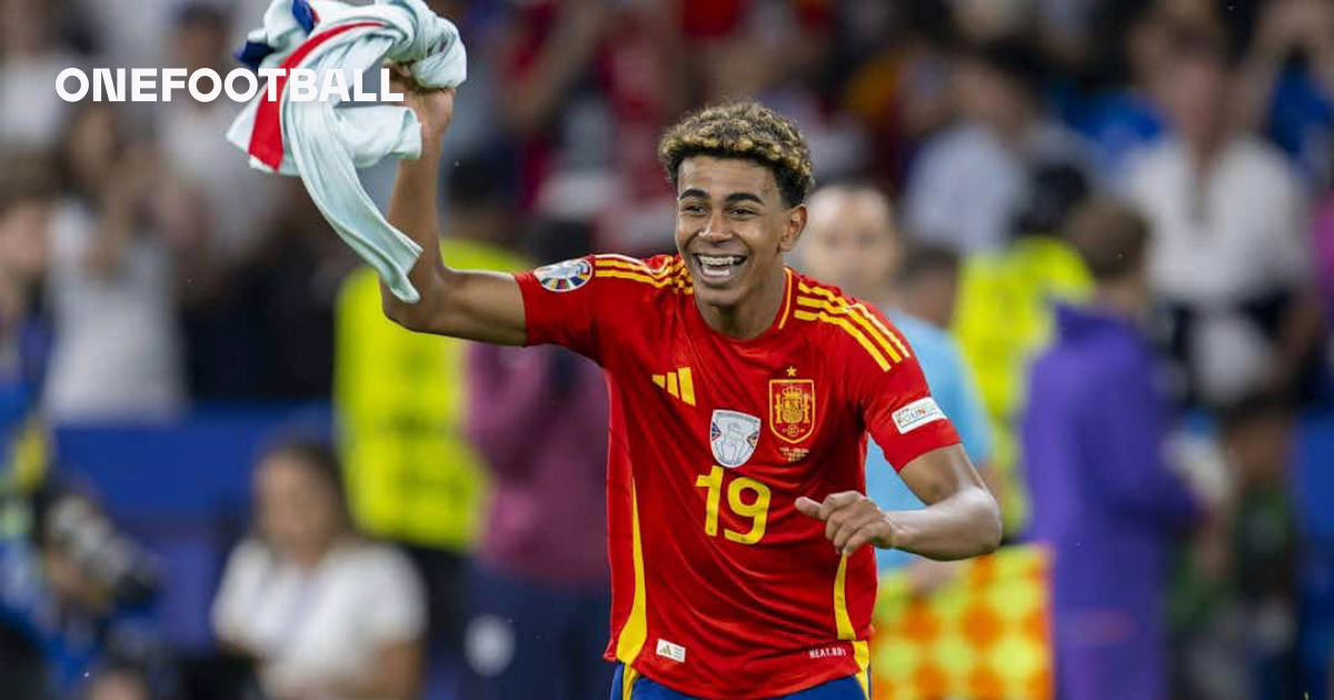 Lamine Yamal se convierte en el jugador más joven en la historia en formar parte del equipo ideal de FIFPRO.