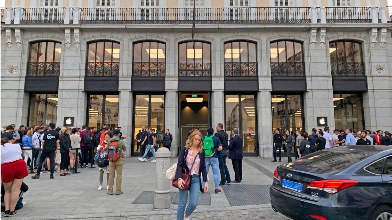 La Celebración en Madrid: Concierto por el 40º Aniversario de Apple con Amaia, Dellafuente y otros artistas.