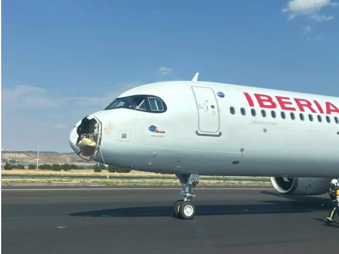 Iberia informa sobre acceso indebido a la información de sus clientes: medidas de seguridad y sugerencias.