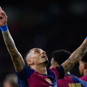 Plan de acción: Raphinha y Joan García preparados para el regreso del Barcelona al Camp Nou.