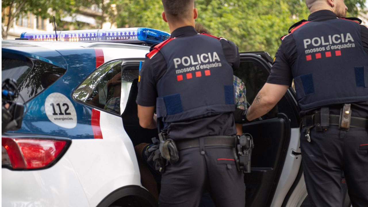 Liberan a los detenidos por el supuesto intento de vender a su hija de 14 años para un matrimonio a cambio de 5.000 euros.