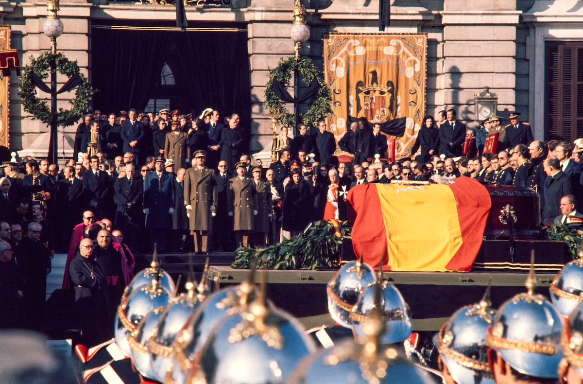 50 años desde la muerte de Franco: 12 horas intensas que marcaron el ocaso del franquismo | España