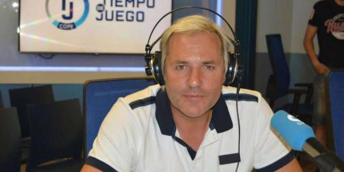 Han pasado 30 minutos sin ninguna intervención ni discusión, mostrando una actitud propia de un futbolista.
