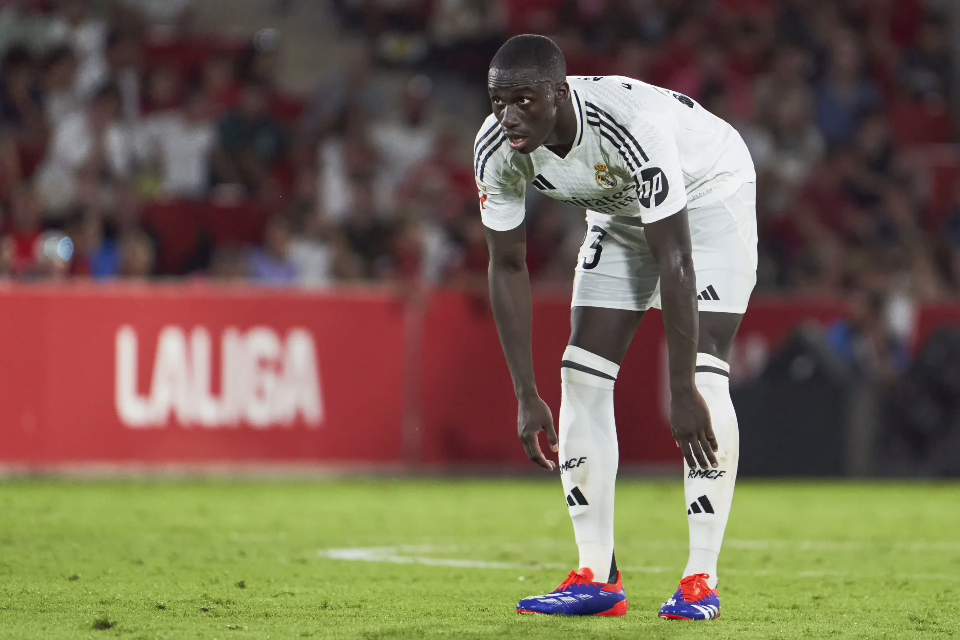 Ferland Mendy no logra hacerse un lugar en el Real Madrid.