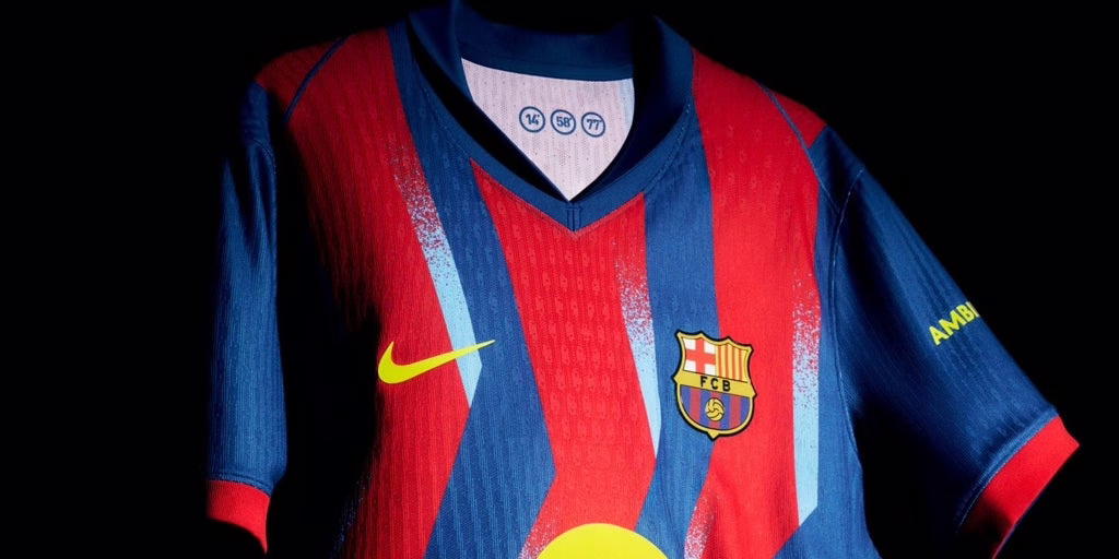 La locura de las franjas anti-Madrid en la camiseta del Barça.