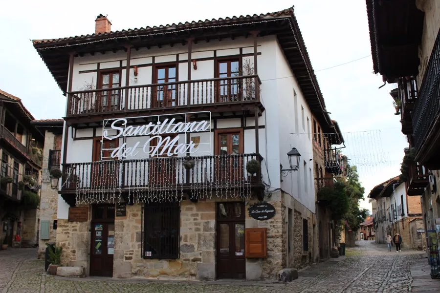 Cuatro pueblos recientes entre los más hermosos de España.
