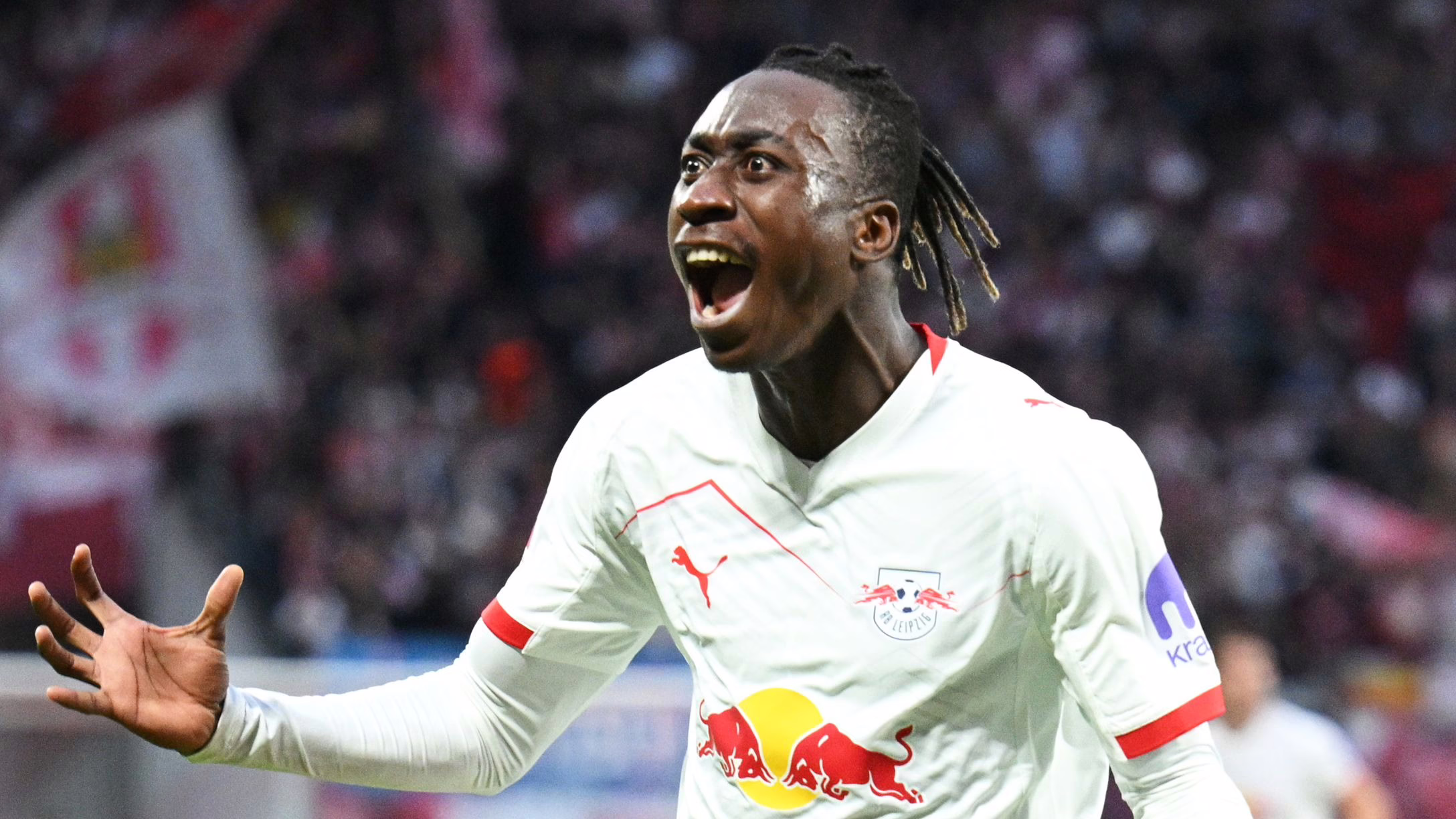 Liverpool, Manchester City, Real Madrid y Barcelona están observando constantemente a un joven valorado en 100 millones de euros, quien se espera que alcance el nivel de Kylian Mbappé y Ousmane Dembélé.