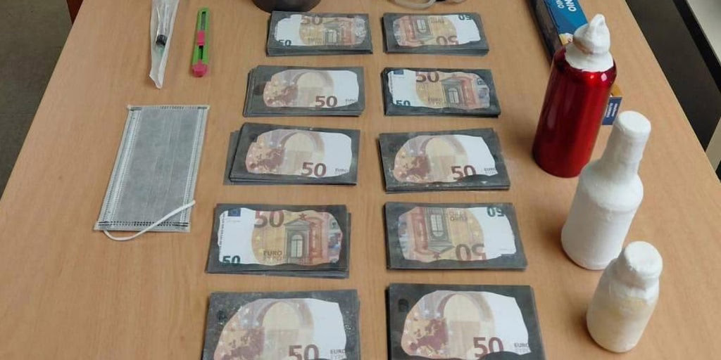 Arrestados en Madrid dos estafadores por el engaño de los billetes coloreados.