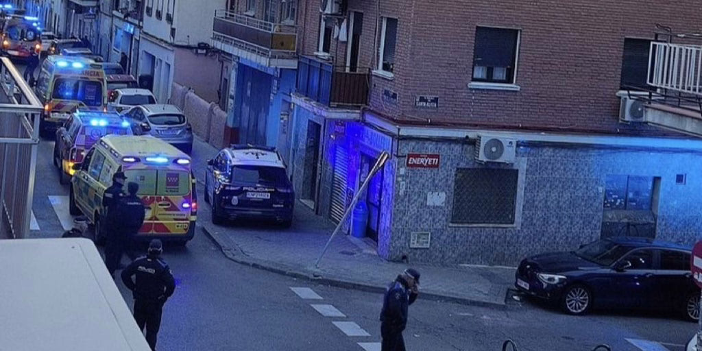La Policía hiere a un joven que atacó a los agentes con un cuchillo en Vallecas.