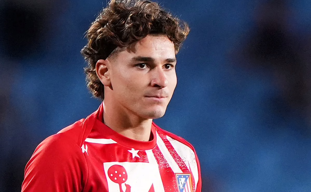 Mientras el PSG lo mantiene bajo observación, el Atlético de Madrid obsequió a Julián Álvarez 64 mil euros.