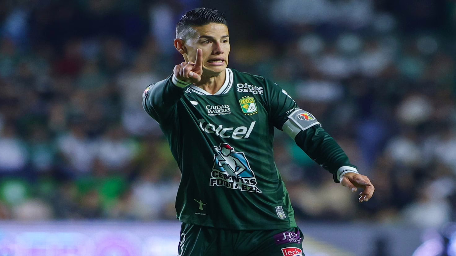 Keylor Navas podría ser fundamental en el acuerdo entre James y Pumas.