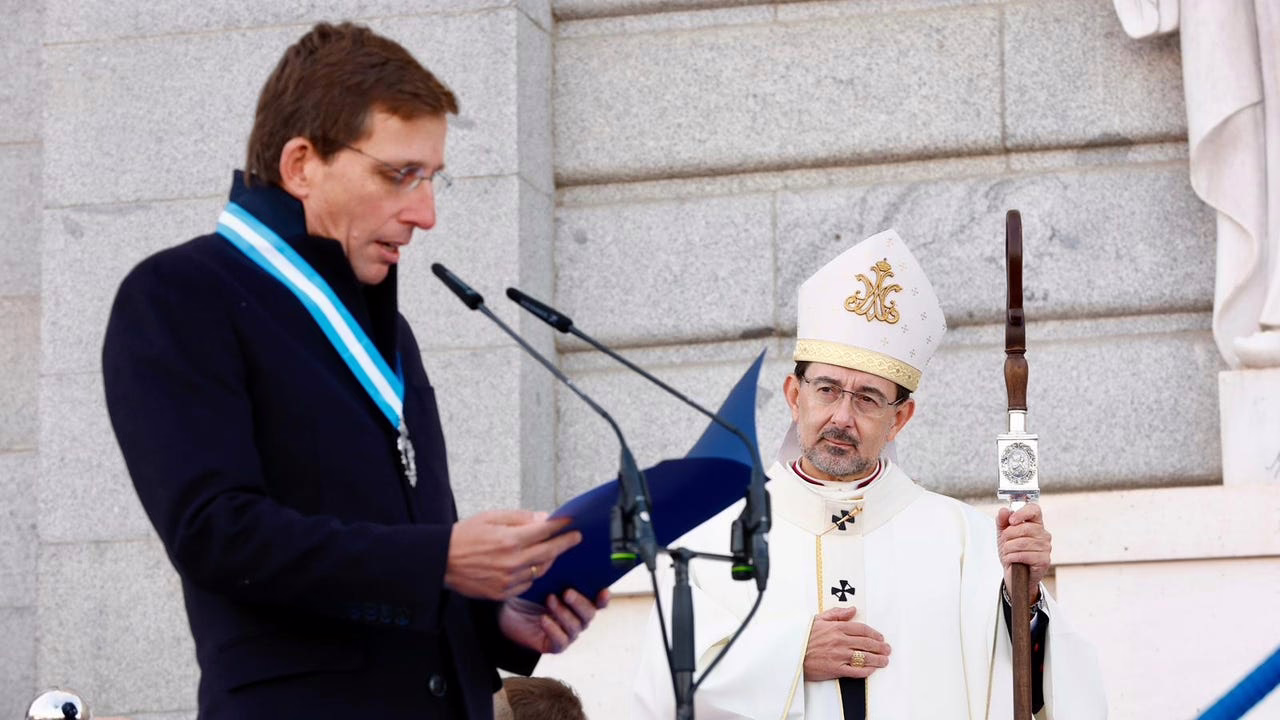 Cobo pide “desmantelar el lenguaje” y aboga por la cordialidad entre los políticos durante la misa de La Almudena.