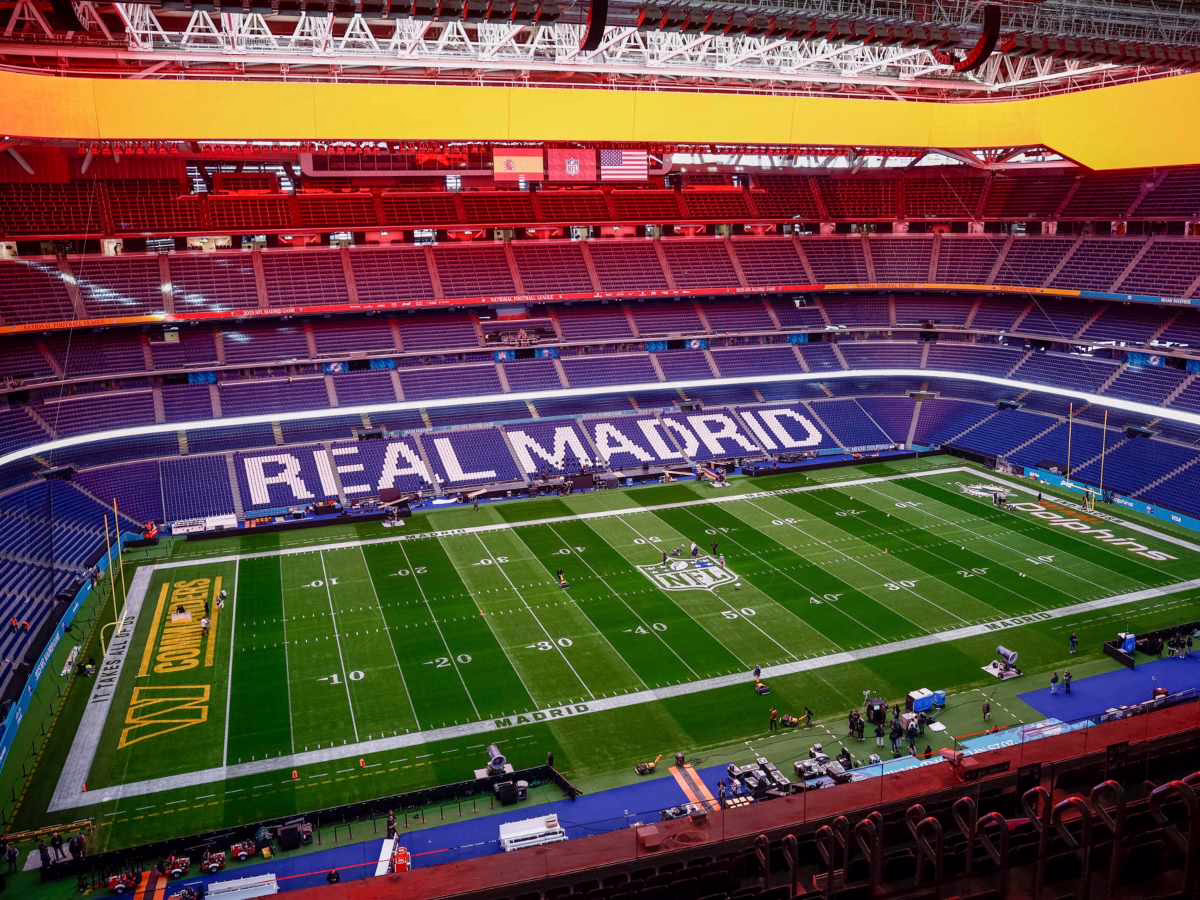 El Bernabéu se transforma para vivir un momento histórico con el primer encuentro de la NFL en España.