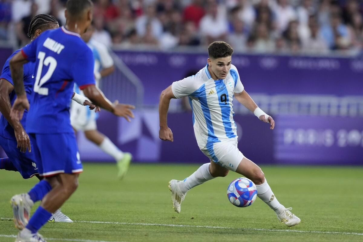 Tres futbolistas del Atlético de Madrid quedan fuera de la selección argentina.