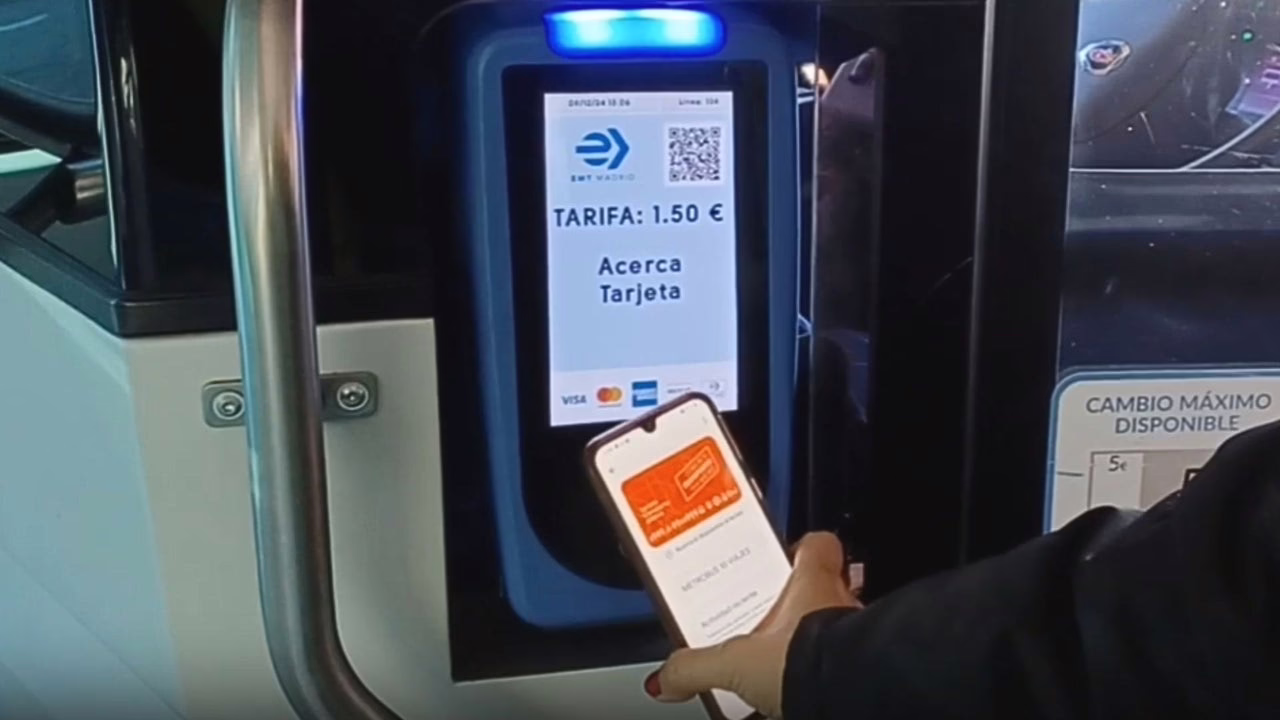 El abono de transporte en el móvil estará disponible en los próximos días.