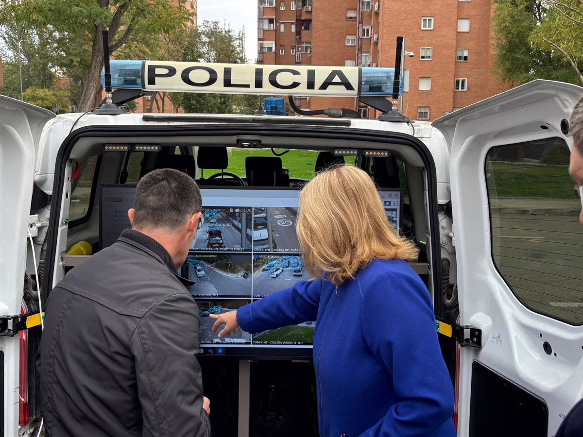 El Ayuntamiento resalta el "impacto disuasorio" del nuevo sistema de videovigilancia que ya se encuentra en la calle Cullera.