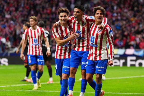Con anotaciones de Julián Álvarez y Thiago Almada, el Atlético de Madrid derrotó 3-0 al Sevilla.