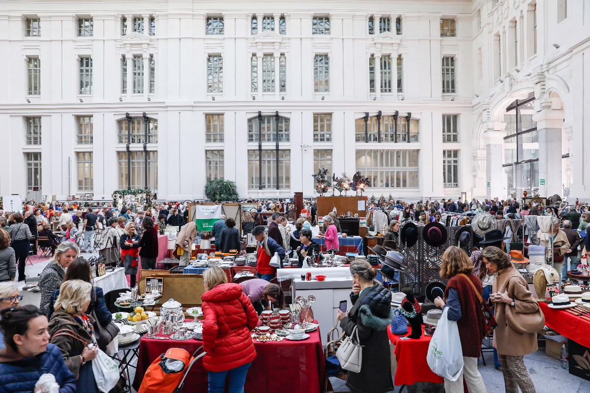 30 posiciones, gastronomía madrileña y un excelente ambiente.