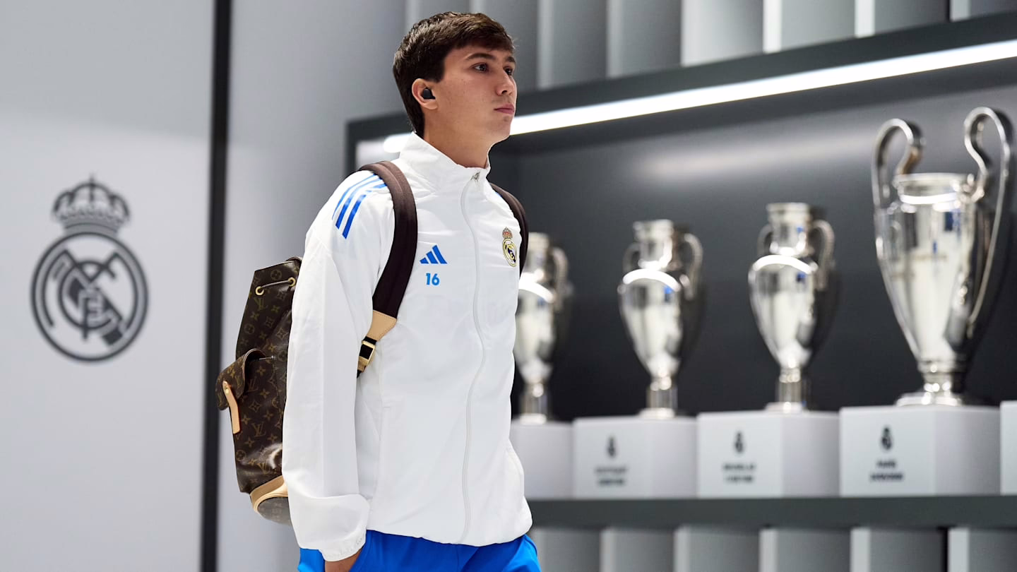 Gonzalo García se presenta como opción principal para el partido contra el Alavés.