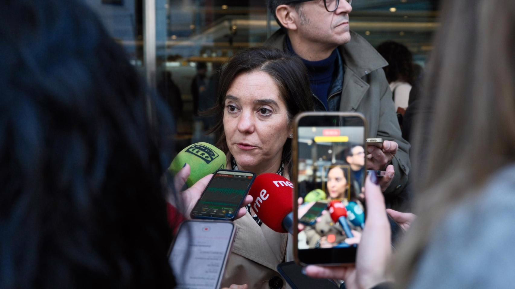 Dos exconcejalas presentan una denuncia contra la alcaldesa de A Coruña.