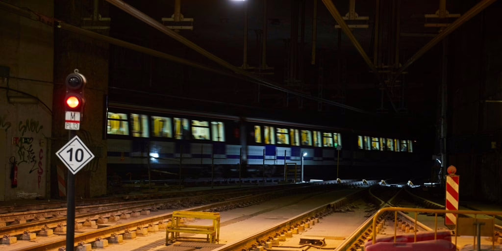 La Comunidad de Madrid pone a disposición de los coleccionistas 200 piezas limitadas de tramos de la Línea 6 del Metro.