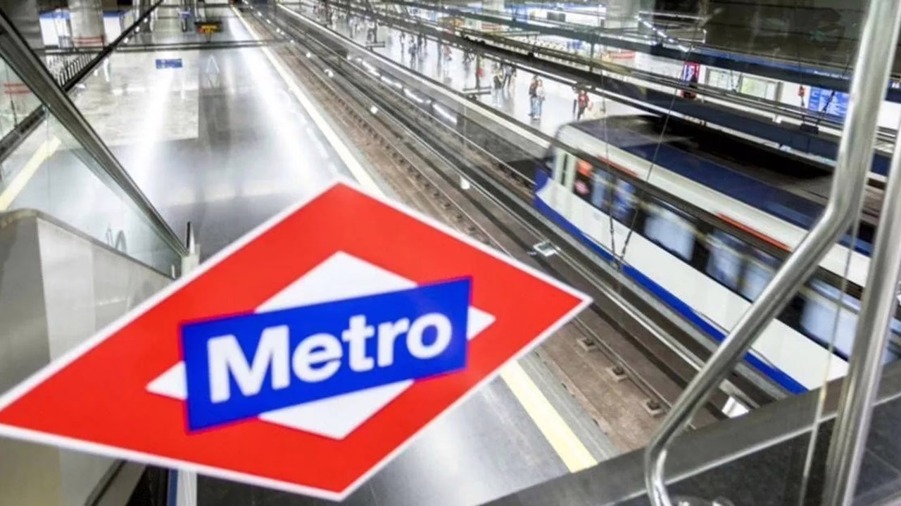 ¿En qué estaciones de metro de España se encuentran los precios de vivienda más elevados?