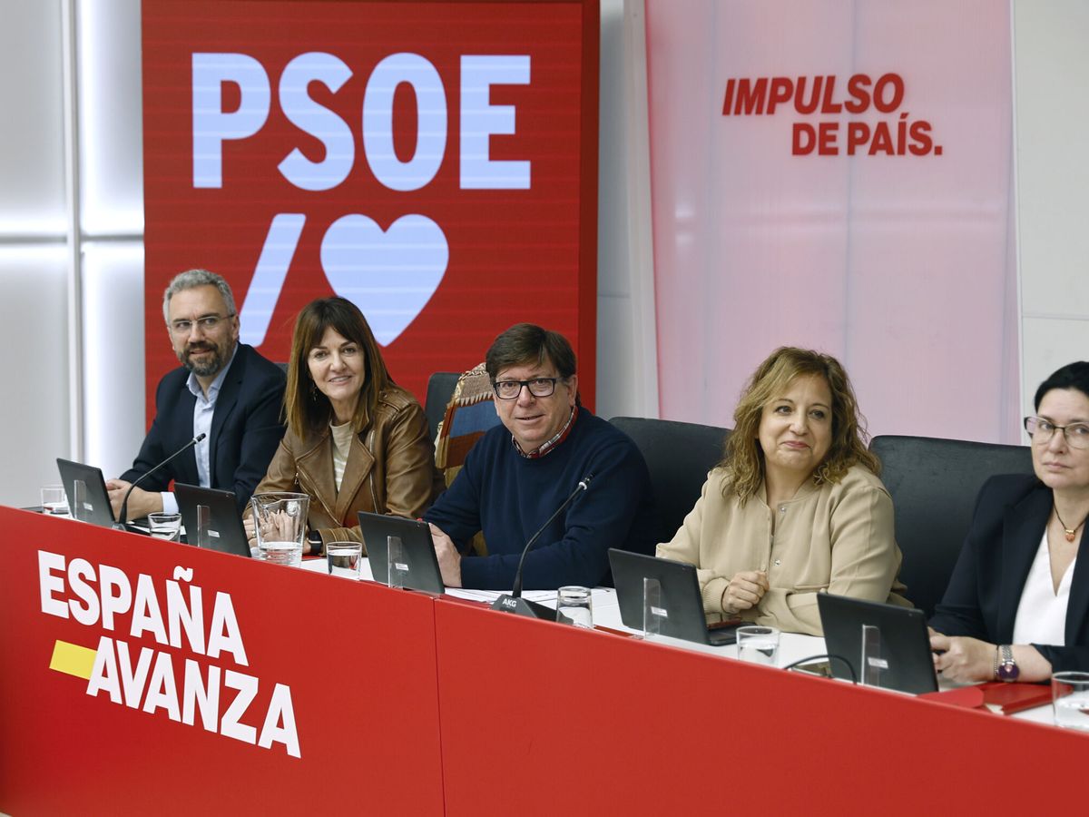 Foto: sanchez-estudia-como-evitar-que-el-incendio-salazar-abrase-su-gabinete-en-moncloa