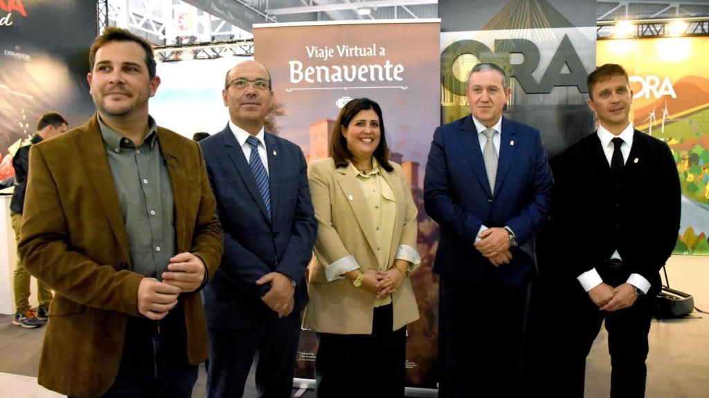 Víctor López de la Parte, Beatriz Asensio, Javier Faúndez, José Manuel Salvador y Alberto Lorenzo, en Intur