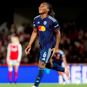 ¿Quién es la jugadora haitiana nominada al Premio The Best de la FIFA?