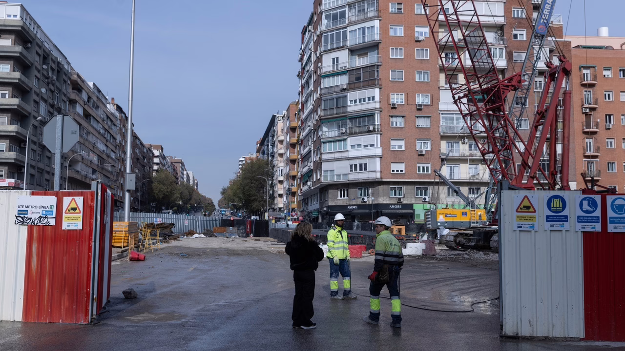 Madrid logra una inversión de 671 millones de euros para expandir la Línea 11 del Metro.