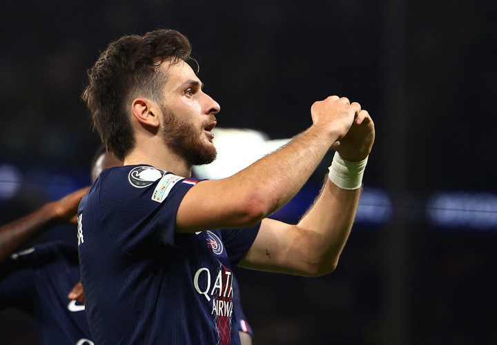 Kvaratskhelia, clave en la temporada del PSG. REUTERS/Abdul Saboor