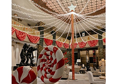 Imagen secundaria 1 - La cena de Nochevieja en el hotel Four Seasons Madrid tiene un precio