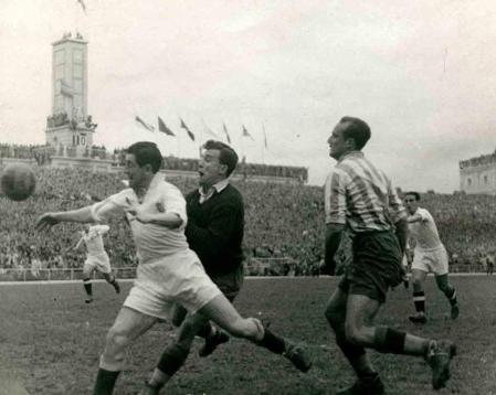La mano de Asúa que fue concedida como gol en el derbi de 1948