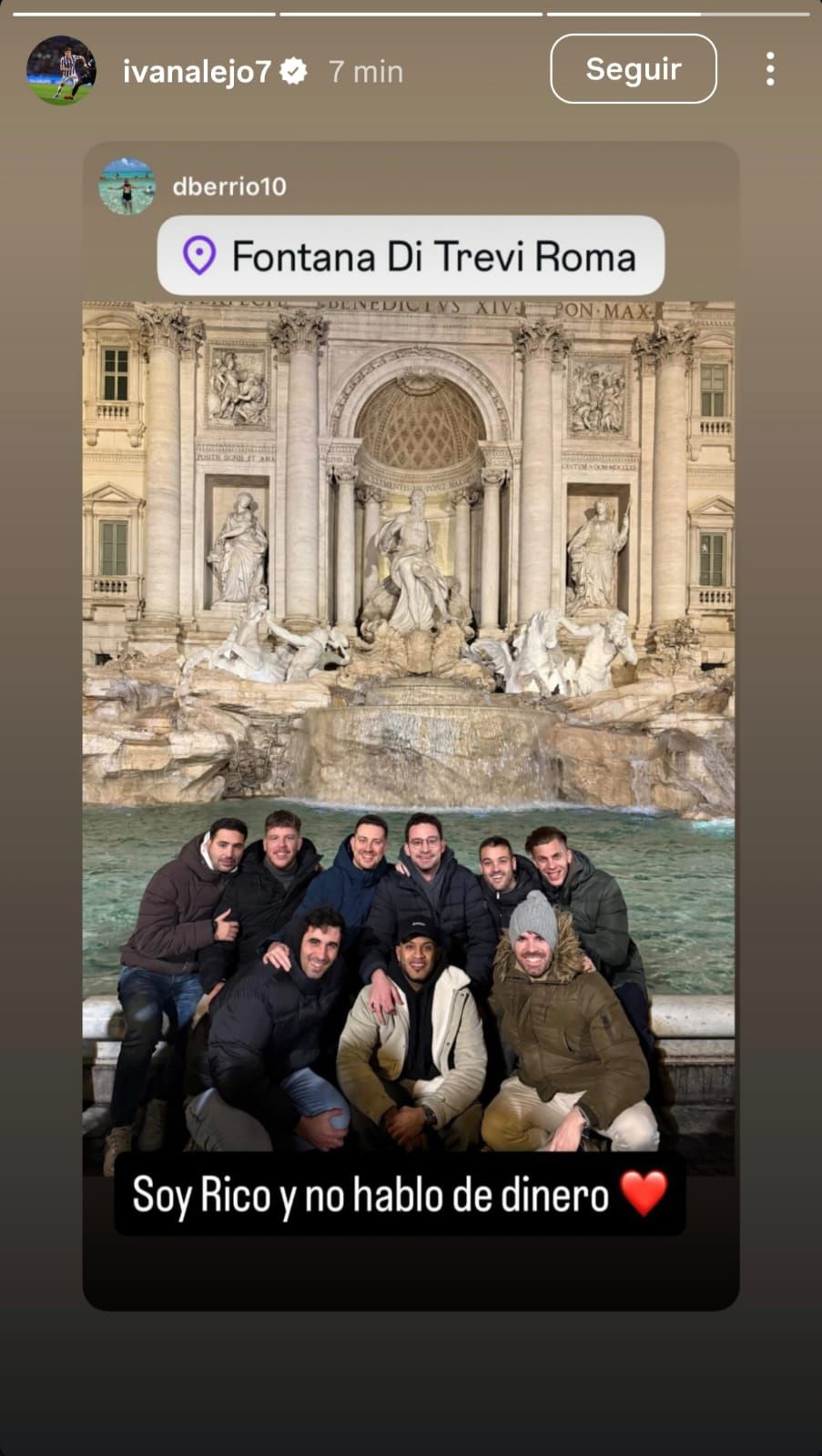 Iván Alejo con sus amigos en Roma.