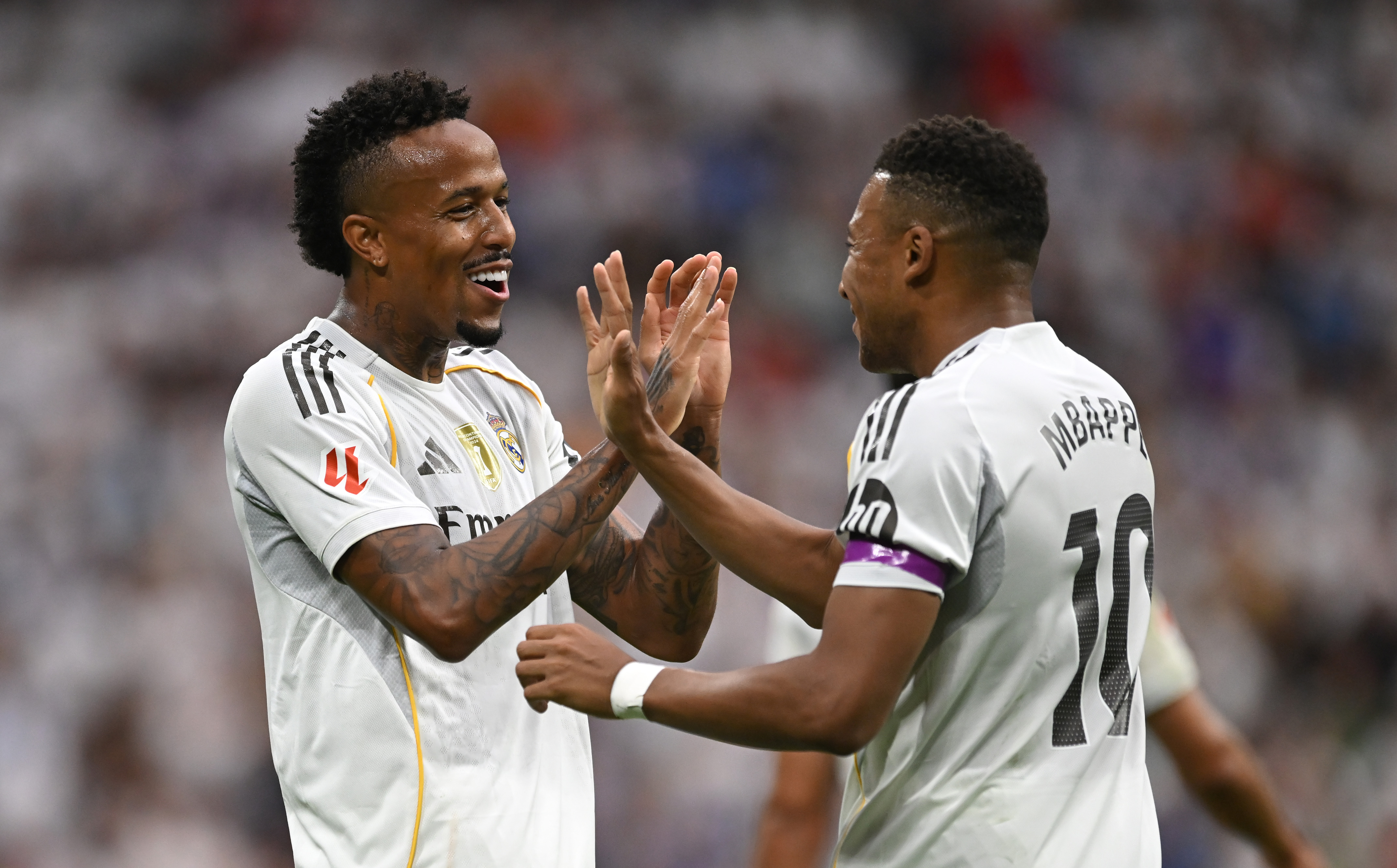Militao y Mbappé celebran: los goleadores ante el Espanyol.