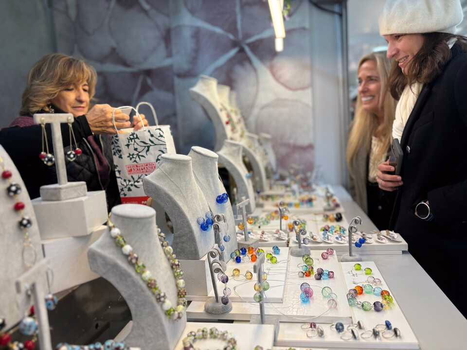 Feria de Artesanías en Madrid establece un nuevo récord de actividades.