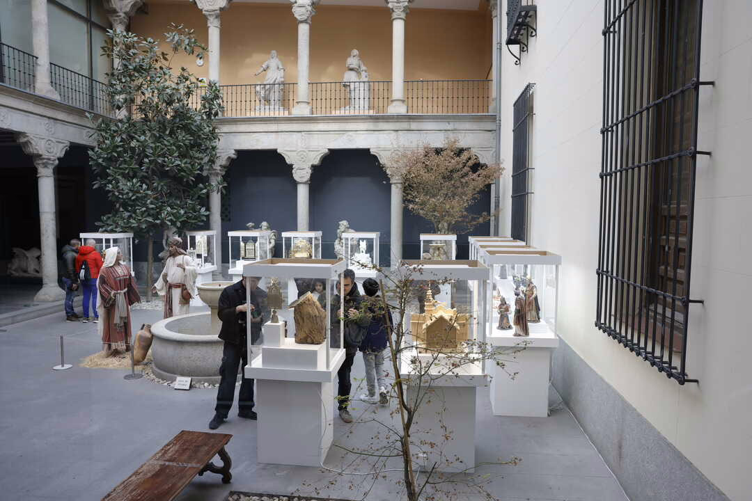 El Museo de San Isidro conmemora la Navidad con presebos internacionales.