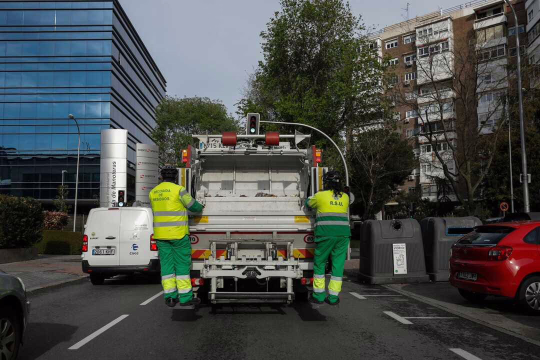 Madrid interrumpe la recolección de basura en la Nochebuena.