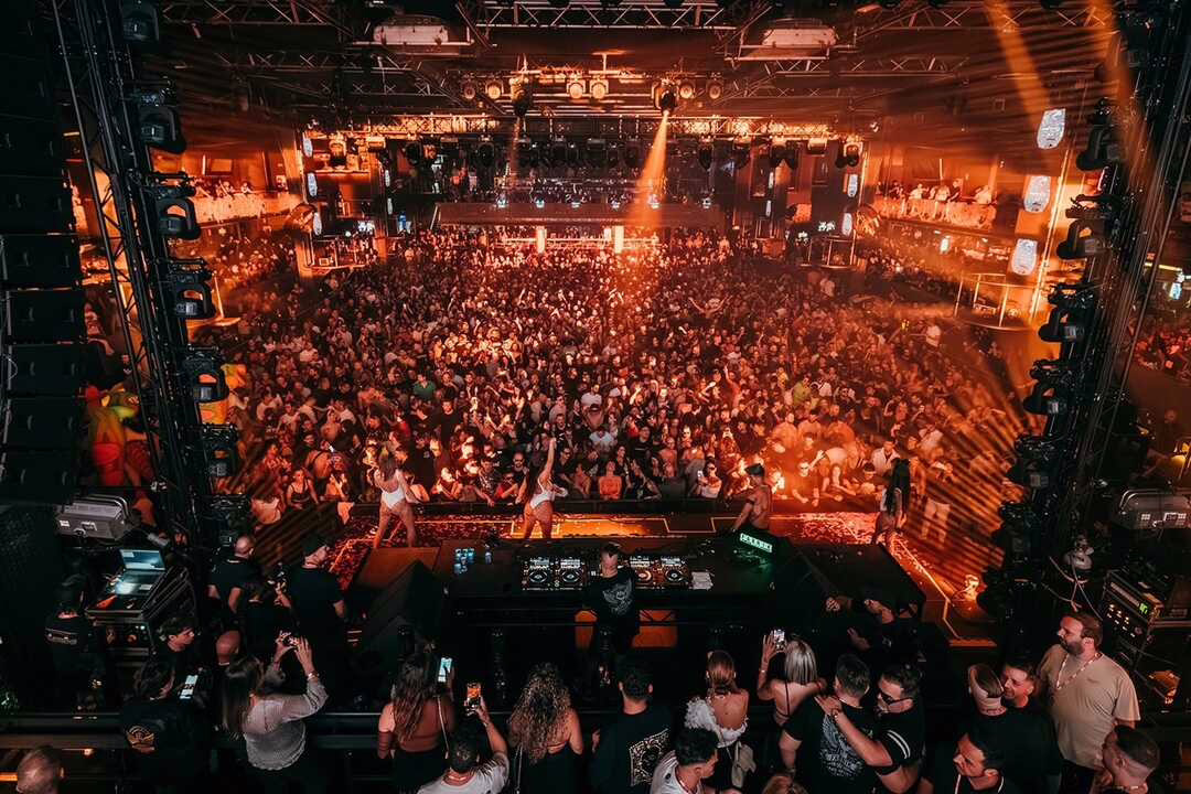 Fabrik conmemora la llegada del Año Nuevo 2026 con 30 DJs y una maratón musical de 13 horas.