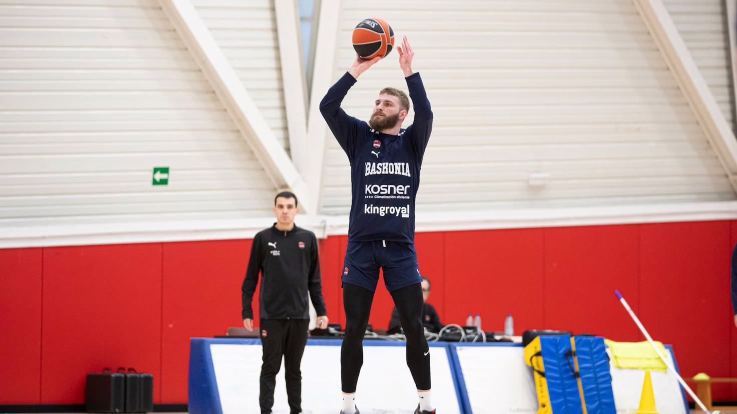 El Baskonia se enfrenta al Milán sin Diallo, pero con Radzevicius en el equipo.